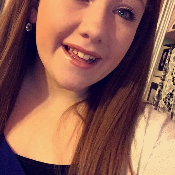 Profile Picture of Elissa Mcgee (@elissamcgee) on Poshmark