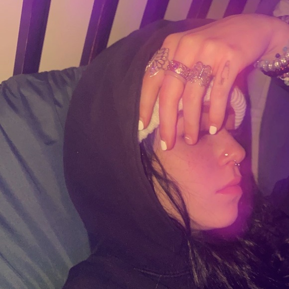 Profile Picture of Genesis Saltzman (@gsaltzman03) on Poshmark