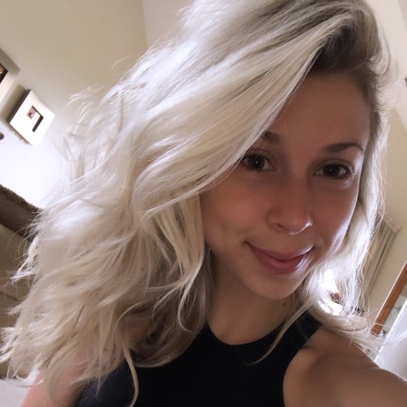 Profile Picture of Alexa Bitar (@alexabitar) on Poshmark