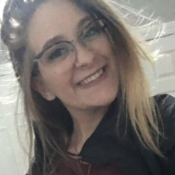 Chrysoula Vlamis - Poshmark Profile Picture of Chrysoula Vlamis (@souvlamz) on Poshmark