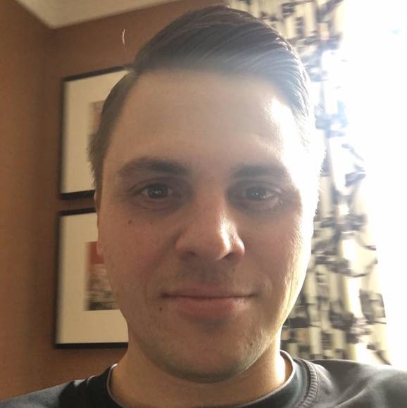 Profile Picture of Oleh Leshchyshen (@olehleshchyshen) on Poshmark