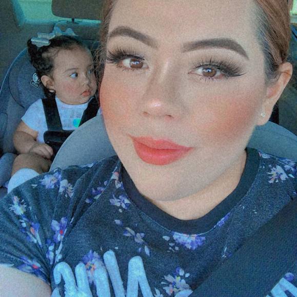 Profile Picture of Daniela Guzmán (@danubia95) on Poshmark