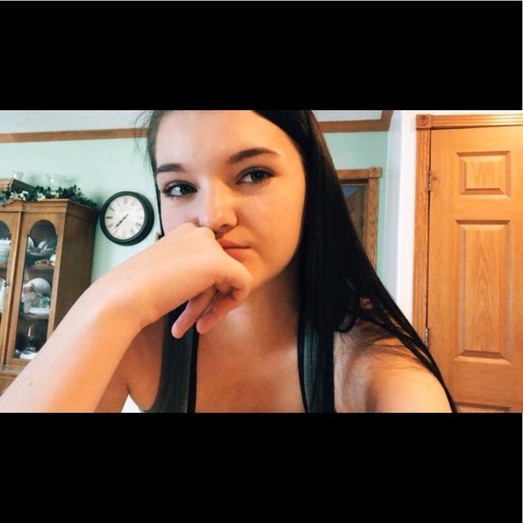 Kenzie Randall - Poshmark Profile Picture of Kenzie Randall (@kenzie_randall) on Poshmark