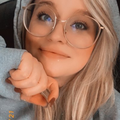 Profile Picture of Savannah (@scarywhite_VAN) on Twitter