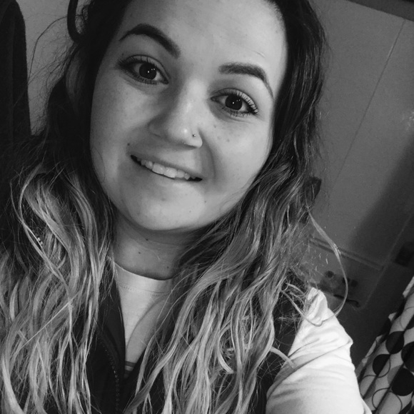 Profile Picture of Micaela Chavez (@caylamae30) on Poshmark