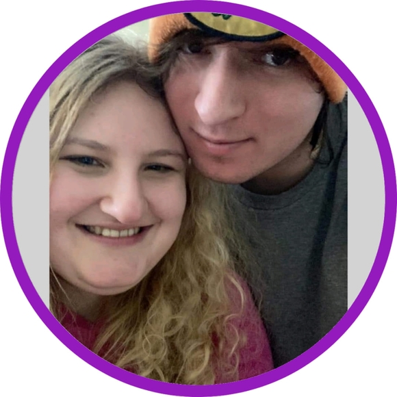 Profile Picture of Kayla Senderhauf (@sapphireflowers) on Poshmark