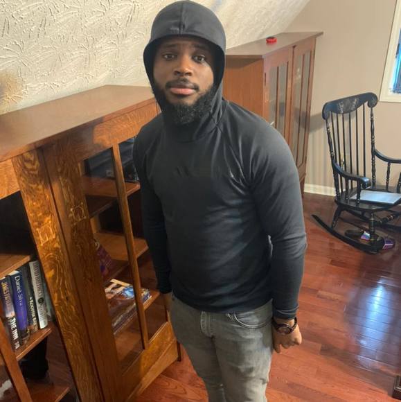 Profile Picture of Daniel Moore (@danielmoore361) on Poshmark