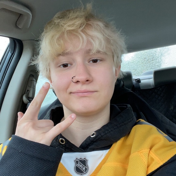 Profile Picture of Lauren Lalley (@llalley19) on Poshmark