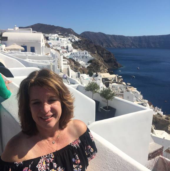 Profile Picture of Gretchen Macdonald (@gretchenmacdona) on Poshmark