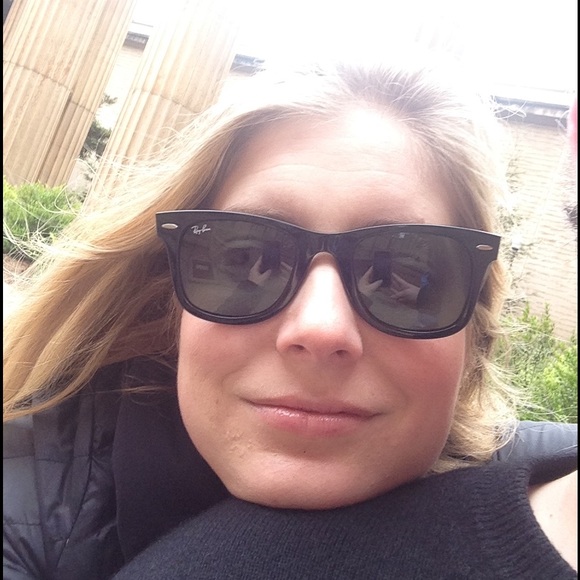 Profile Picture of Christina Rosetti (@chrissierose) on Poshmark
