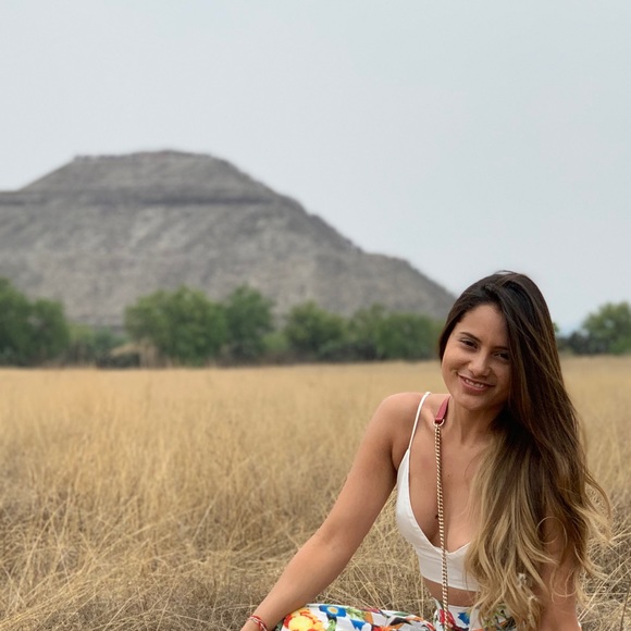 Profile Picture of Alexa Fernandez (@davidcopy9) on Poshmark