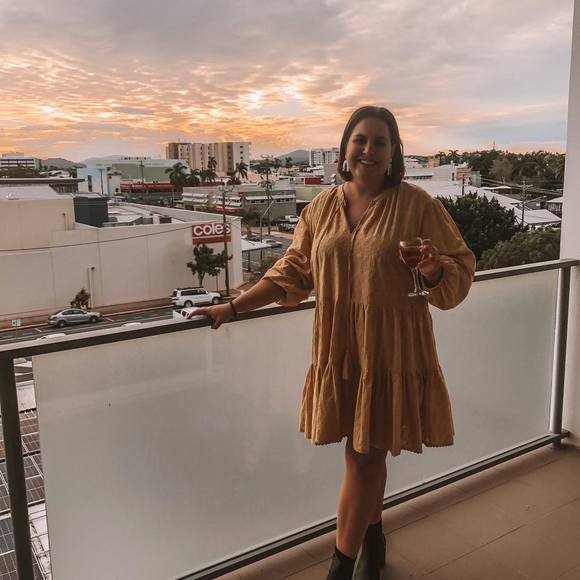 Profile Picture of Keely Hannant (@keelyhannant) on Poshmark