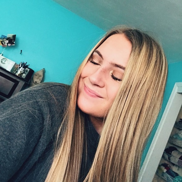 Profile Picture of Megan Rolince (@megan_rolince) on Poshmark