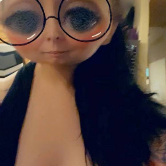 Profile Picture of Jacquelyn Thompson (@jacquelynthomps) on Poshmark