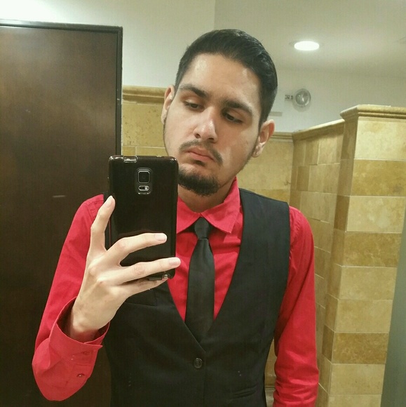 Andrew Davila - Poshmark Profile Picture of Andrew Davila (@andrewdavila) on Poshmark