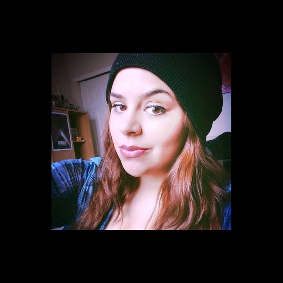 Profile Picture of Lorena Fierro (@lfierro7) on Poshmark