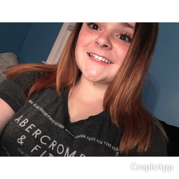 Profile Picture of Taylor Giles (@taylorgiles170) on Poshmark