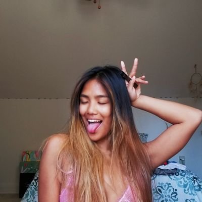 Profile Picture of Alexa 💖 (@bass_brat123) on Twitter