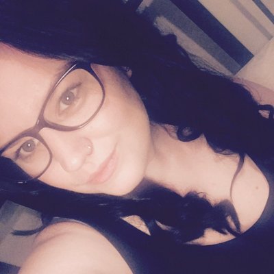 Profile Picture of Shari Walsh (@shaarzj) on Twitter