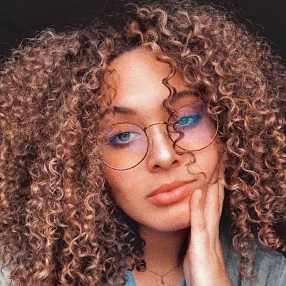 Profile Picture of Jaylin Zentz (@jweezy81) on Poshmark