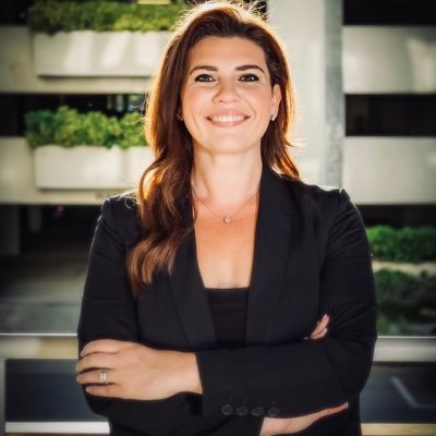 Profile Picture of Cassandra Burns (@cibrealtor) on Twitter