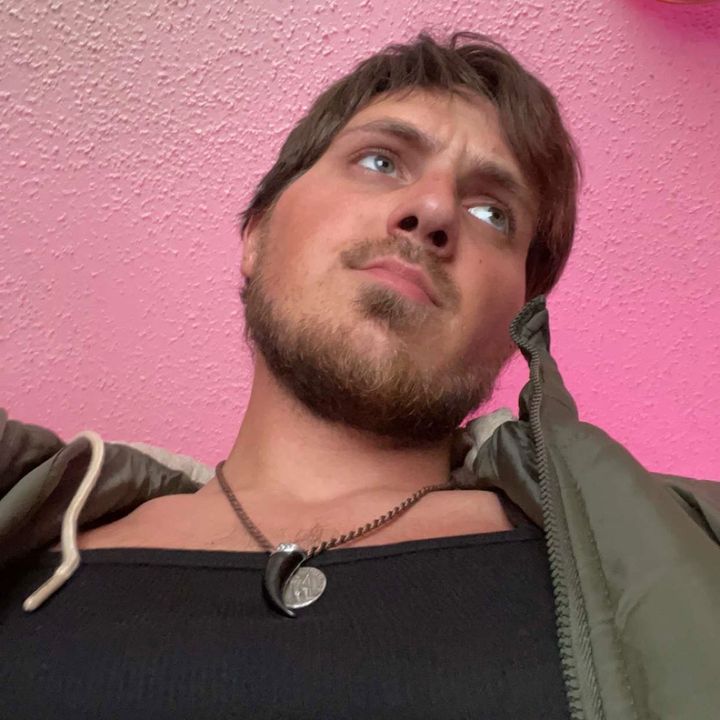 Profile Picture of Chris (@christhegilbert) on Tiktok