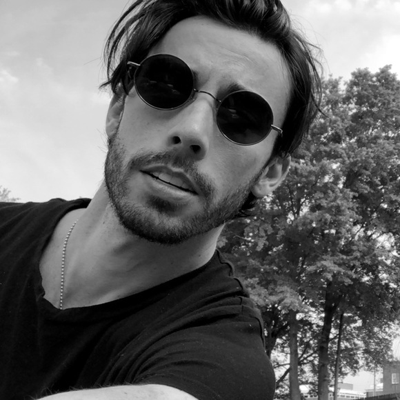 Profile Picture of Andrew Cotten (@andrewcotten) on Poshmark