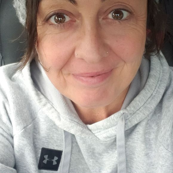 Profile Picture of Lara Alexander (@laraalexander) on Poshmark