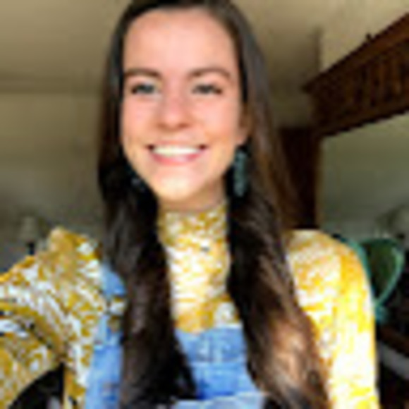 Profile Picture of Francesca Guthrie (@cecca522) on Poshmark