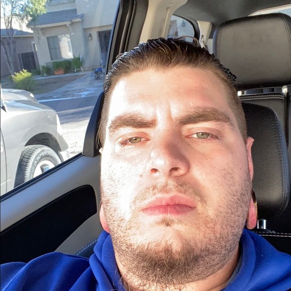 Profile Picture of Aaron Seiger (@aaronseiger) on Poshmark