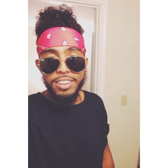 Profile Picture of Adel Ahmed (@sharb_dezal) on Poshmark