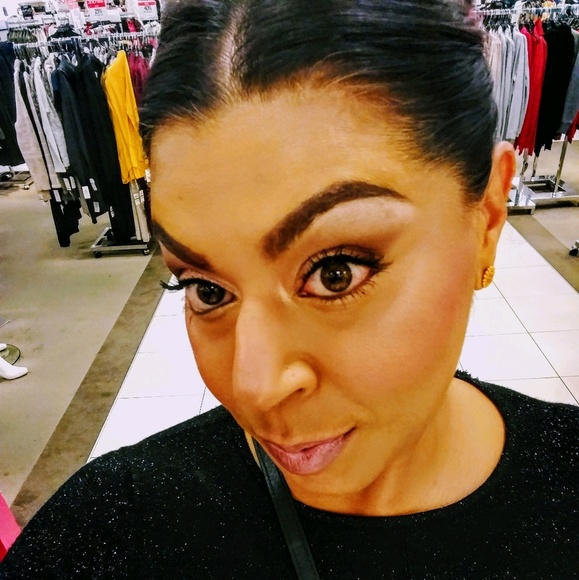 Profile Picture of Jodi Chase (@navzc) on Poshmark