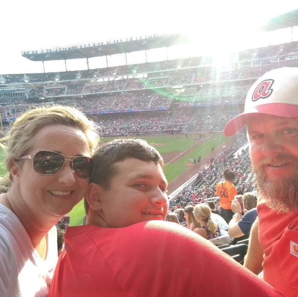 Profile Picture of Kim Sasser (@ksasser007) on Poshmark