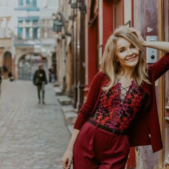 Profile Picture of Katerina Fedorova (@cadenette) on Poshmark