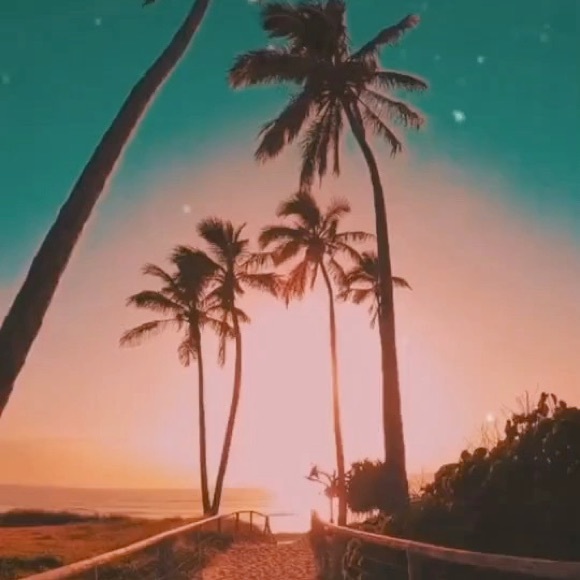 Profile Picture of Leah Principio (@leahprincipio) on Poshmark