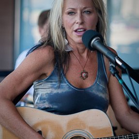 Profile Picture of Kim Hightower (@KimHightowerMus) on Twitter