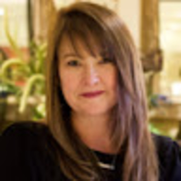 Profile Picture of Kari Halferty (@karihalferty) on Poshmark