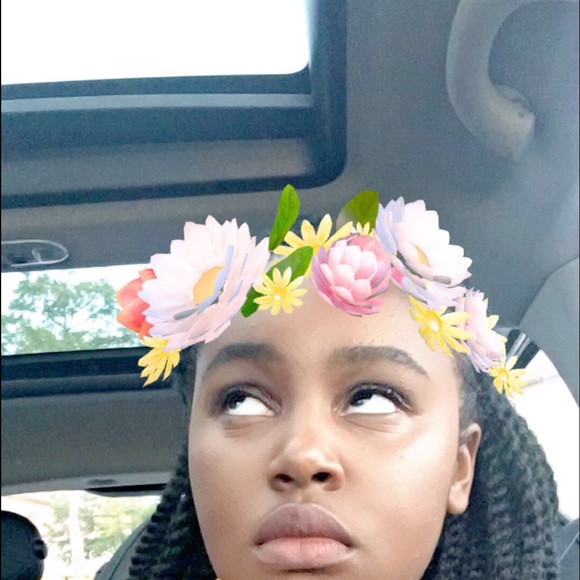 Profile Picture of Ivanna Washington (@ivannaiv) on Poshmark