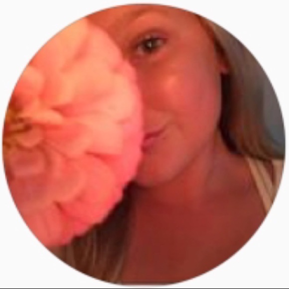 Profile Picture of Chloe Morrison (@cloever) on Poshmark
