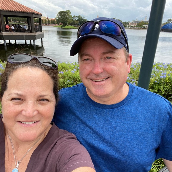 Profile Picture of Melissa Lowey (@missykustka) on Poshmark