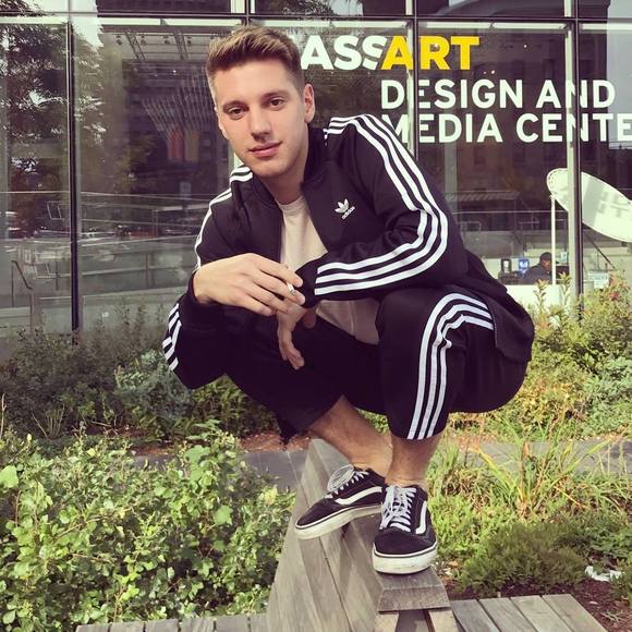 Luke Leissring - Poshmark Profile Picture of Luke Leissring (@lukeleissring) on Poshmark