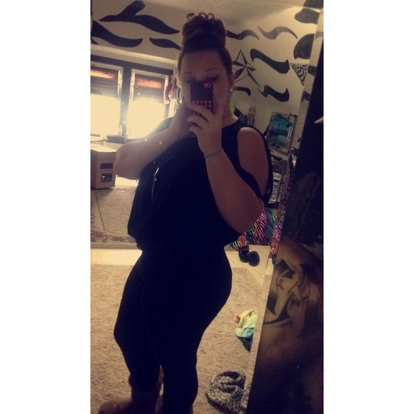 Profile Picture of Jodi Baxter (@jodib8692) on Poshmark