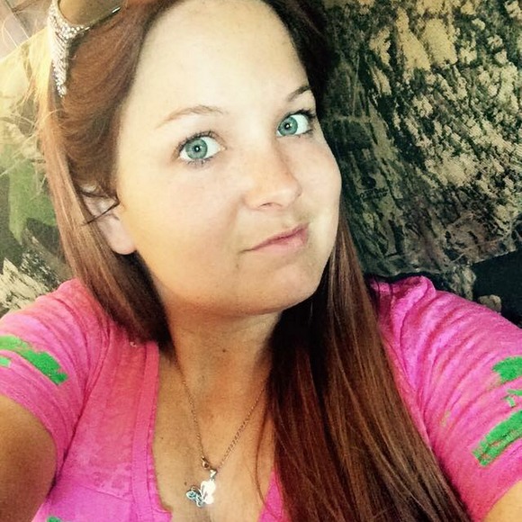 Profile Picture of Mary Iiams (@maryiiams75) on Poshmark