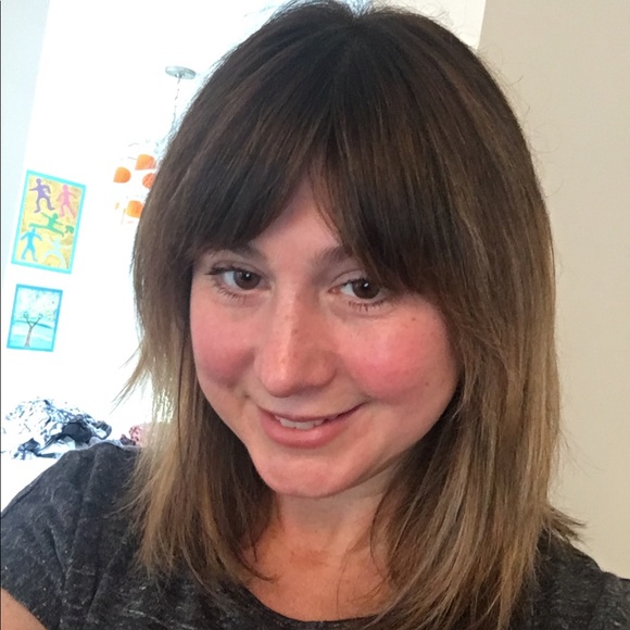 Profile Picture of Robin Flamenbaum (@rflamen) on Poshmark