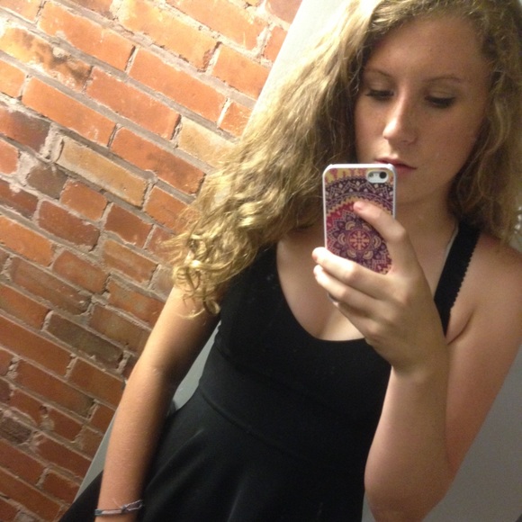 Profile Picture of Lili Runkel (@lilirunkel) on Poshmark