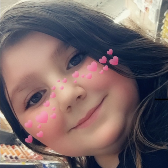 Profile Picture of Kaylie Fronek (@kayliefronek) on Poshmark