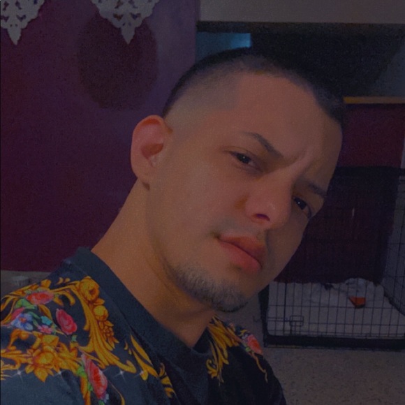 Profile Picture of Albert Rosa (@ajoel15) on Poshmark