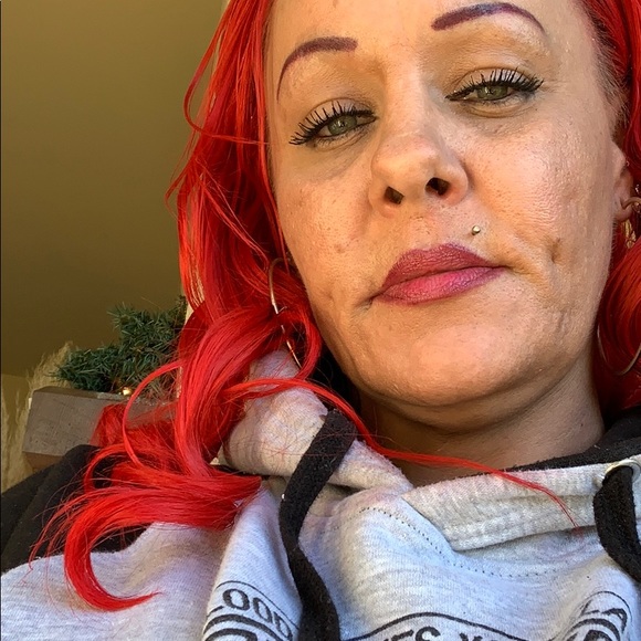 Profile Picture of Rachel Spells (@caliredcami831) on Poshmark