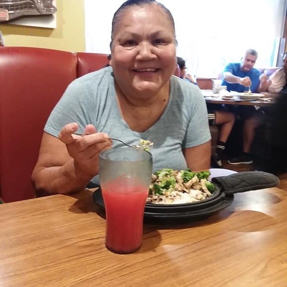 Profile Picture of Julia Sanchez (@jslalocasp) on Poshmark