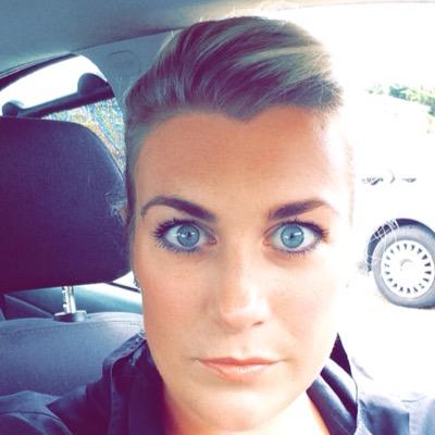 Profile Picture of Laura Dyer (@MrsDyer25) on Twitter